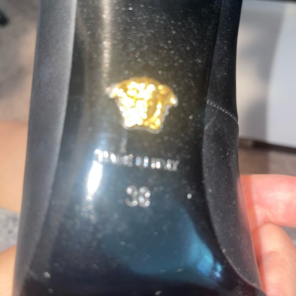 Versace shoes - Picture 3 of 3